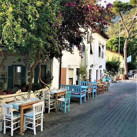 Smyrna Uzuncarsi Kaş